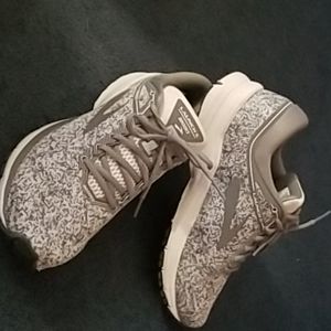 Launch 5 Brooks size 10